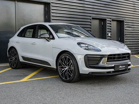 2026 Porsche Macan I Рестайлинг 2, серый, 13990000 рублей, вид 4