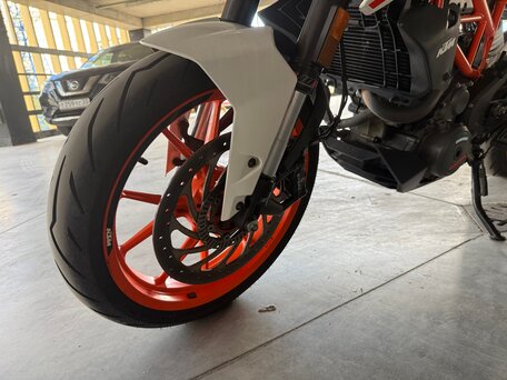 2018 KTM 390 Duke, оранжевый, 415000 рублей, вид 5