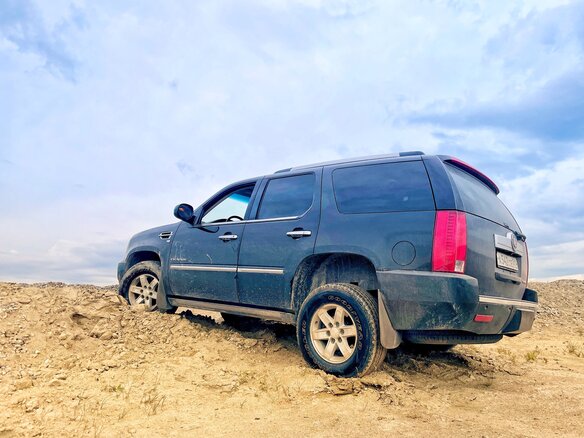 2011 Cadillac Escalade III, чёрный, 1955555 рублей - вид 19