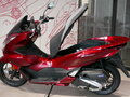 2024 Honda PCX 125, красный - вид 11