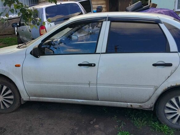 2013 Lada (ВАЗ) Granta I, белый, 220000 рублей - вид 2