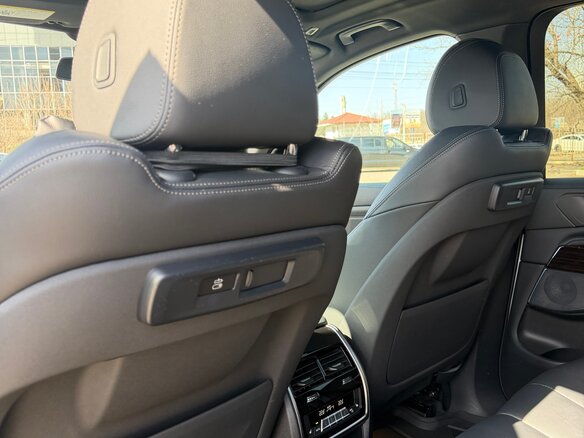 2019 BMW X5 40i IV (G05/G18), белый, 6250000 рублей - вид 32