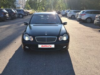 2004 Mercedes-Benz C-Класс 200 II (W203) Рестайлинг, чёрный, 600000 рублей, вид 1