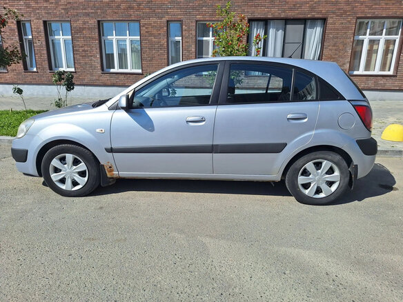 2005 Kia Rio II, серебристый, 430000 рублей - вид 6