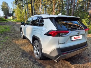 2020 Toyota RAV4 V (XA50), белый, 3300000 рублей, вид 3