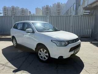 2012 Mitsubishi Outlander II Рестайлинг, белый, 1045000 рублей, вид 3