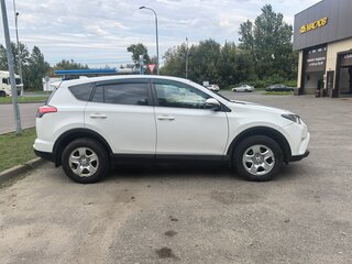 2019 Toyota RAV4 IV (XA40) Рестайлинг, белый, 2349000 рублей, вид 4