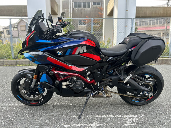 2025 BMW M 1000 XR, чёрный, 2650000 рублей - вид 1