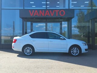 2017 Skoda Octavia III (A7), белый, 1590000 рублей, вид 3