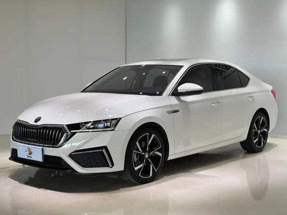 2023 Skoda Octavia IV (A8), белый