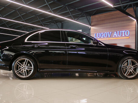 2020 Mercedes-Benz E-Класс 200 V (W213, S213, C238), чёрный, 3380000 рублей, вид 4