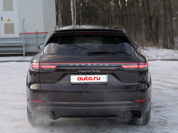 2018 Porsche Cayenne Turbo III, коричневый, 9000000 рублей - вид 2