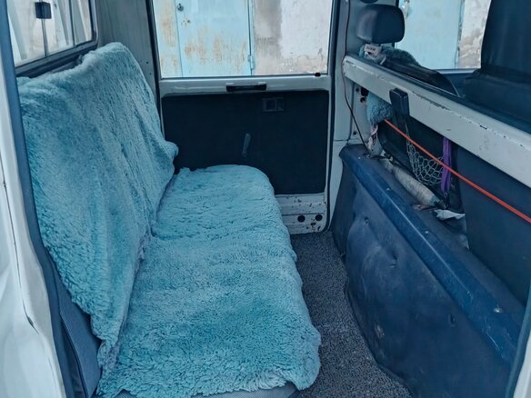 1991 Toyota HiAce, белый, 500000 рублей - вид 11
