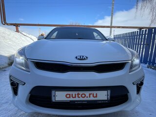 2018 Kia Rio IV, белый, 1350000 рублей, вид 4