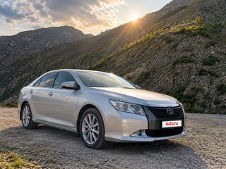 2013 Toyota Camry VII (XV50), серебристый, 1580000 рублей, вид 1