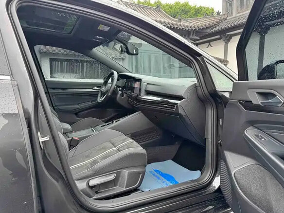 2023 Volkswagen Golf VIII, чёрный, 1860000 рублей - вид 16