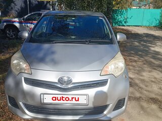2012 Toyota Ractis II, серебристый, 1100000 рублей, вид 3