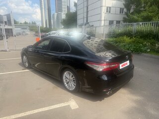 2018 Toyota Camry VIII (XV70), чёрный, 2300000 рублей, вид 4