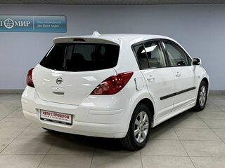 2012 Nissan Tiida I Рестайлинг, белый, 615000 рублей, вид 5