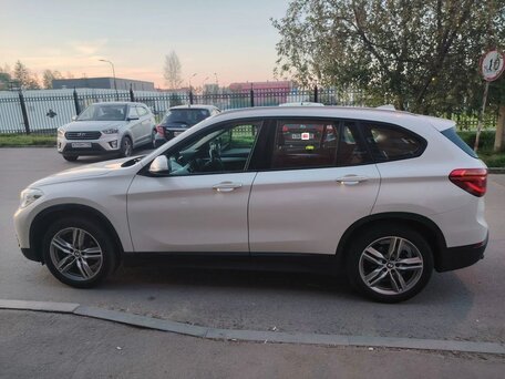 2019 BMW X1 18i sDrive II (F48), белый, 1880000 рублей, вид 1