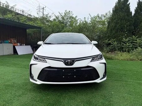 2022 Toyota Corolla XII (E210), белый, 1800000 рублей, вид 4