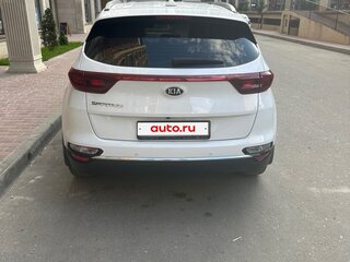 2019 Kia Sportage IV Рестайлинг, белый, 2200000 рублей, вид 3