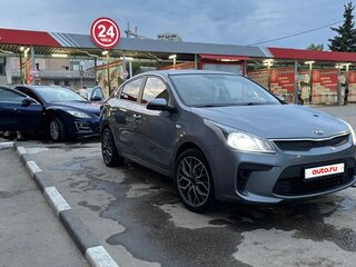 2018 Kia Rio IV, серый, 1050000 рублей, вид 1
