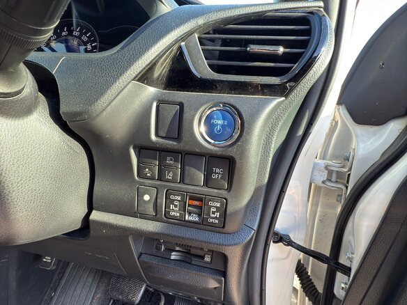 2019 Toyota Noah III (R80) Рестайлинг, белый - вид 15