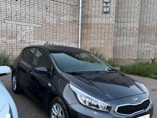 2017 Kia Ceed II Рестайлинг, серый, 1490000 рублей, вид 3