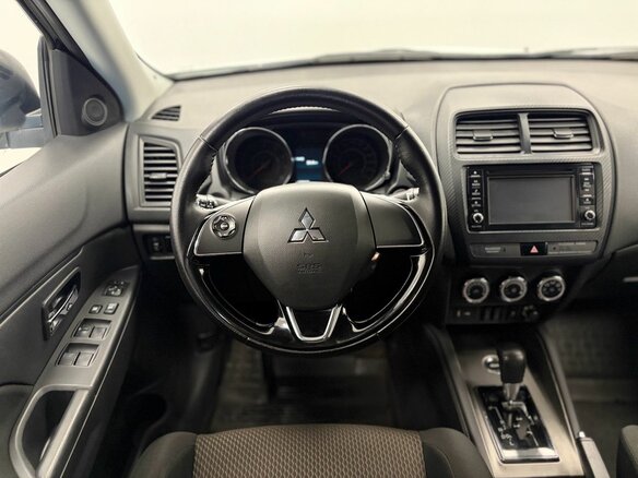 2018 Mitsubishi ASX I Рестайлинг 2, белый, 1350000 рублей - вид 15
