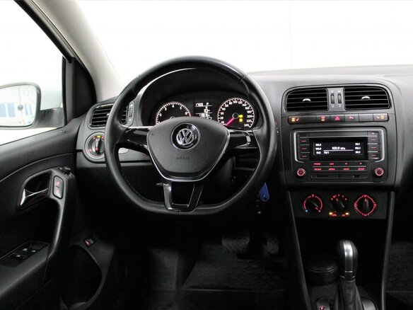 2016 Volkswagen Polo V Рестайлинг, белый - вид 14