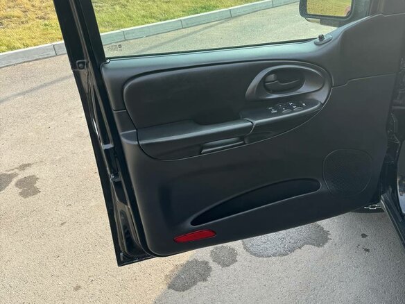 2008 Chevrolet TrailBlazer I Рестайлинг, чёрный, 1650000 рублей - вид 9