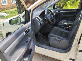 2012 Volkswagen Touran I Рестайлинг 2, бежевый, 1250000 рублей, вид 4