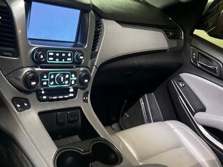 2016 Chevrolet Tahoe IV, серебристый, 3200000 рублей, вид 4