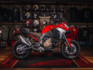 2026 Ducati Multistrada V4, красный, 3090000 рублей, вид 1