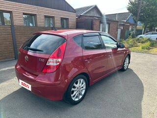 2011 Hyundai i30 I Рестайлинг, красный, 858000 рублей, вид 3
