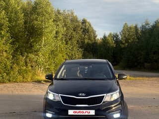 2016 Kia Rio III Рестайлинг, чёрный, 900000 рублей, вид 1