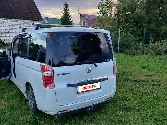 2013 Honda Stepwgn IV Рестайлинг, белый, 1370000 рублей - вид 5