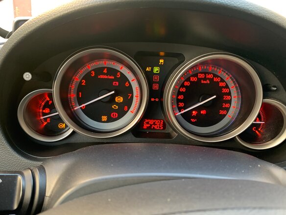 2010 Mazda 6 II (GH) Рестайлинг, белый, 850000 рублей - вид 11