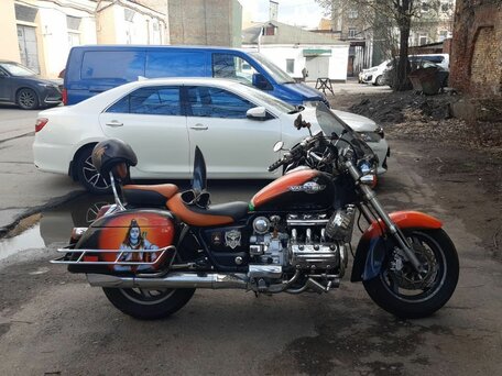 1999 Honda Valkyrie 1500, красный, 750000 рублей, вид 4