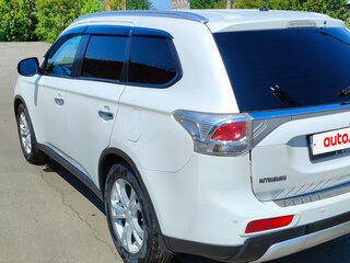 2014 Mitsubishi Outlander III Рестайлинг, белый, 1650000 рублей, вид 4