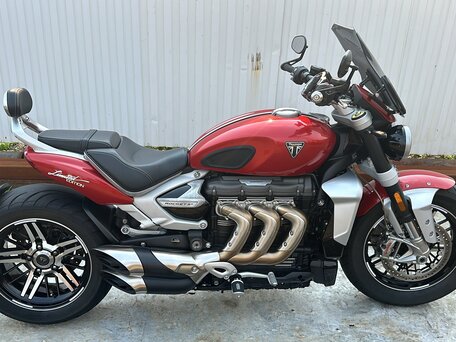 2020 Triumph Rocket 3, красный, 1900000 рублей, вид 4