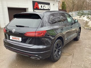 2019 Volkswagen Touareg III, чёрный, 7000000 рублей, вид 5