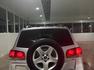 2006 Volkswagen Touareg I, серебристый, 900000 рублей, вид 4