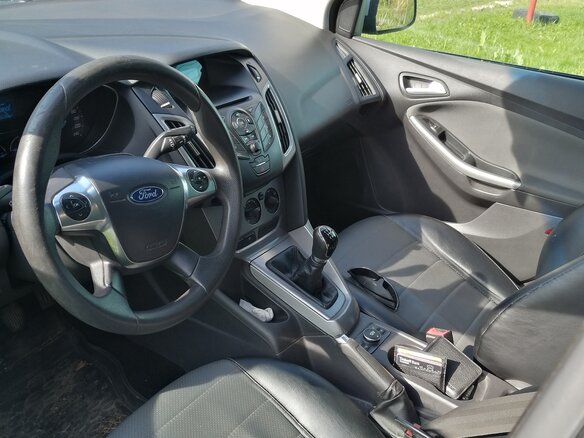 2011 Ford Focus III, серебристый - вид 2
