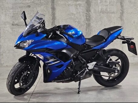 2018 Kawasaki Ninja 650, синий, 875000 рублей, вид 1