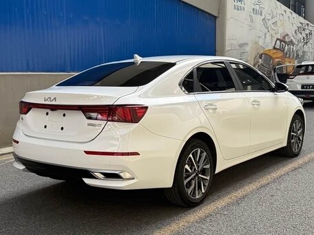 2022 Kia K3 II (China Market), белый, 1540000 рублей, вид 4