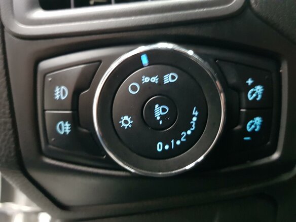 2013 Ford Focus III, белый - вид 9