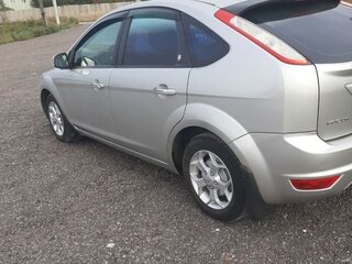 2009 Ford Focus II Рестайлинг, серебристый, 695000 рублей, вид 5