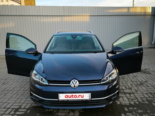 2017 Volkswagen Golf VII Рестайлинг, синий, 1550000 рублей, вид 1